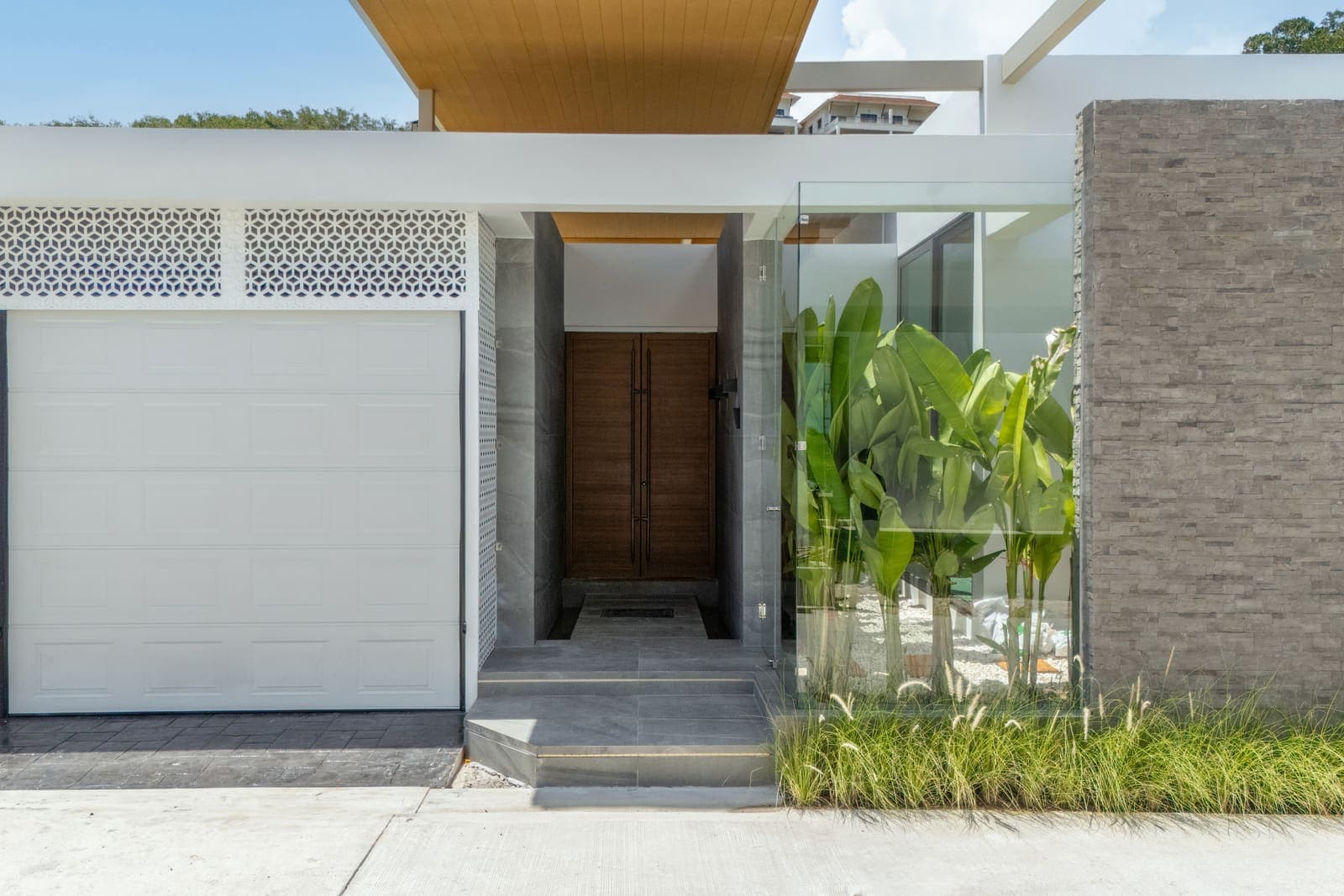 Walai Layan Sea View — Luxury Sea-View Pool Villas, Layan